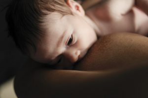 Influenza e allattamento al seno, come comportarsi