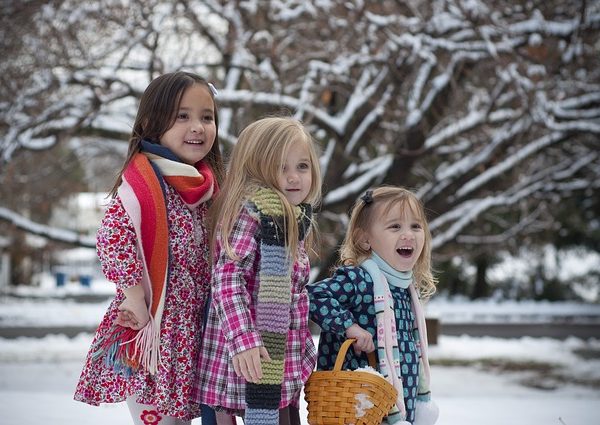 Perché stare all’aria aperta fa bene ai bambini anche d’inverno